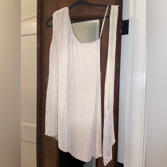 Retrofête Ella One-Shoulder Sequin Dress. White. Size M. True to size. Worn once - Picture 7 of 11